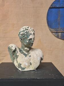 Old garden statue of 'Apoxyomenos'