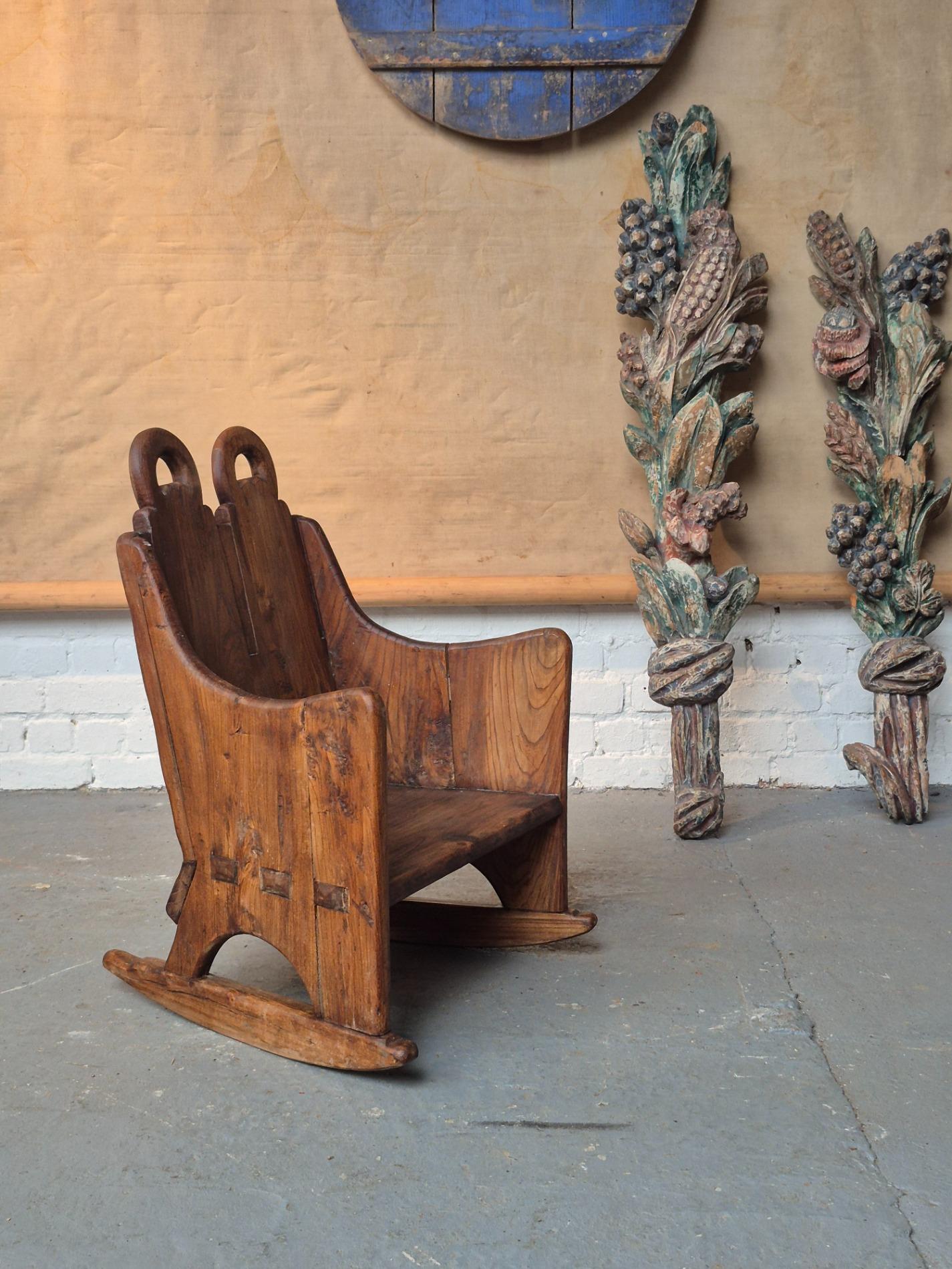 18thC lambing rocking chair