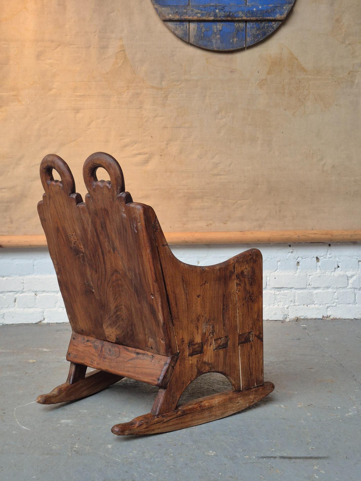 18thC lambing rocking chair