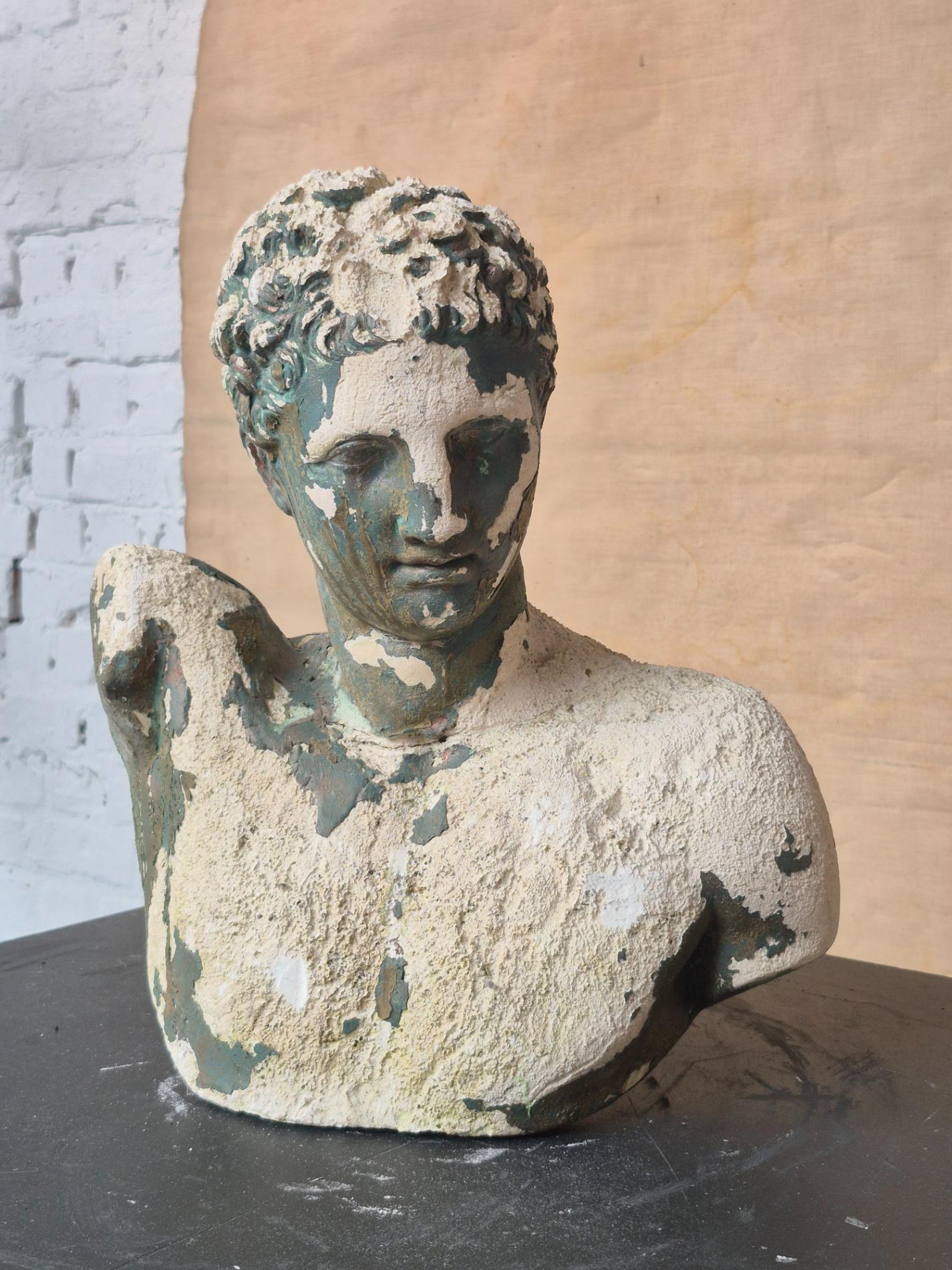 Old garden statue of 'Apoxyomenos'